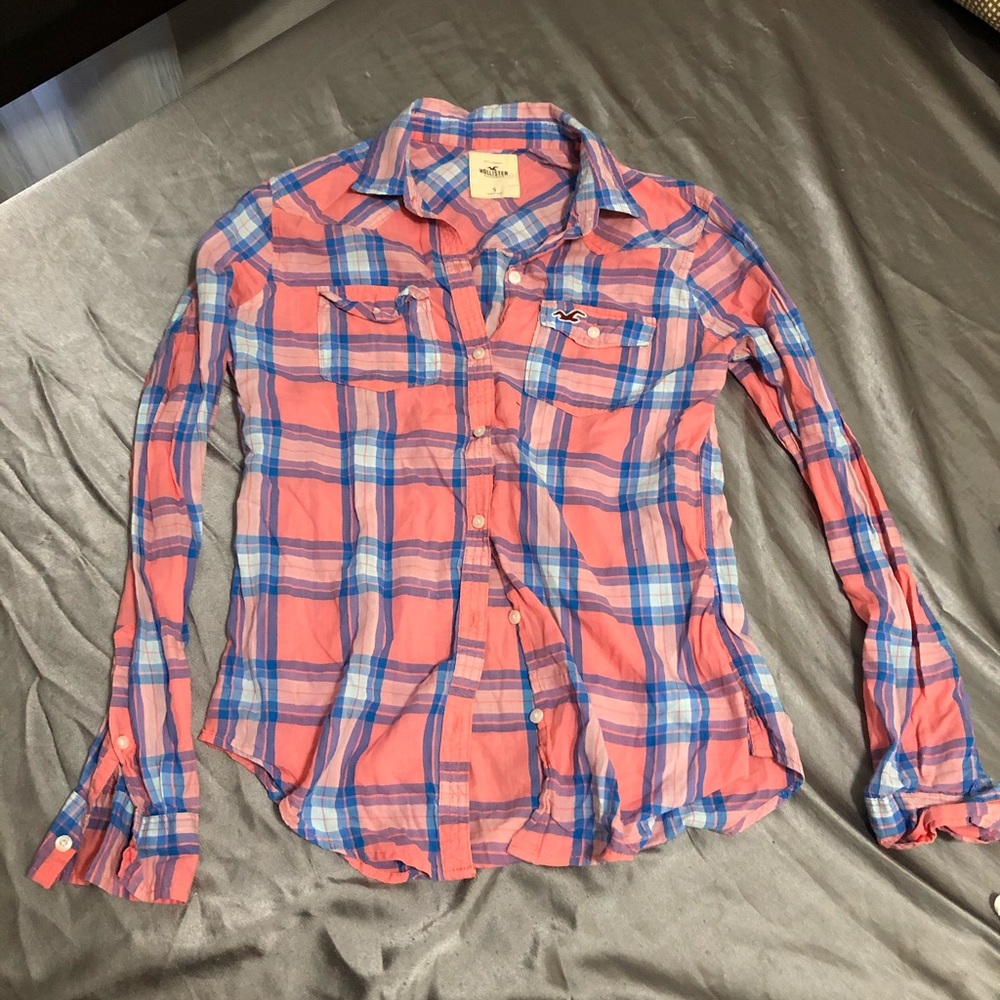 Hollister pink & blue plaid shirt